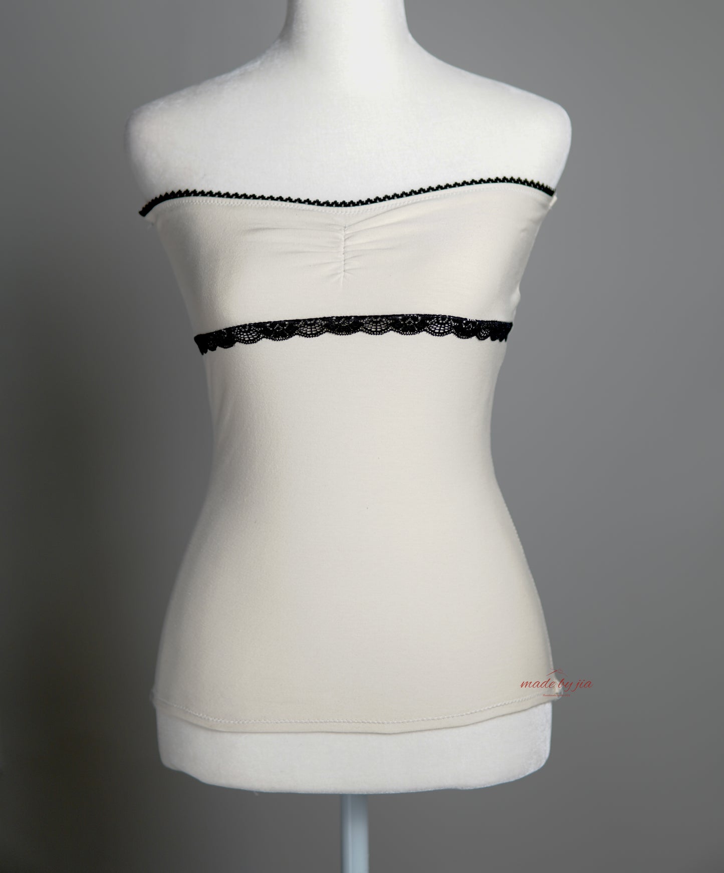 “Lucy” Cotton Lace Trim Top